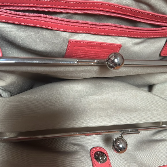 Coach handbag - Picture 6 of 9